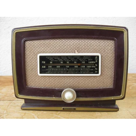 Nostalgische radio met FM/AM band. Werkt op batterijen. Keuze uit verschillende modellen