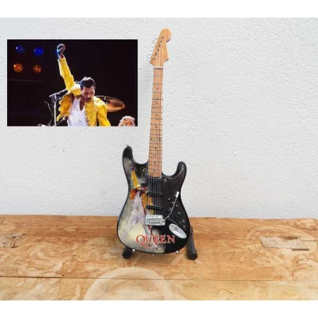 gitaar Fender Stratocaster Queen FREDDIE MERCURY tribute