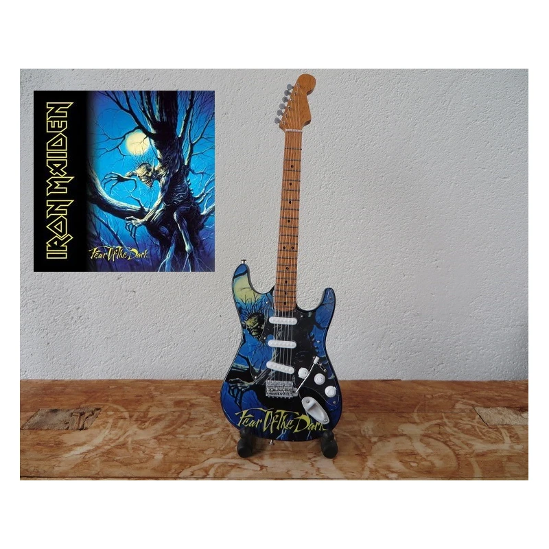 Guitar Fender Stratocaster IRON MAIDEN - Fear of the dark -