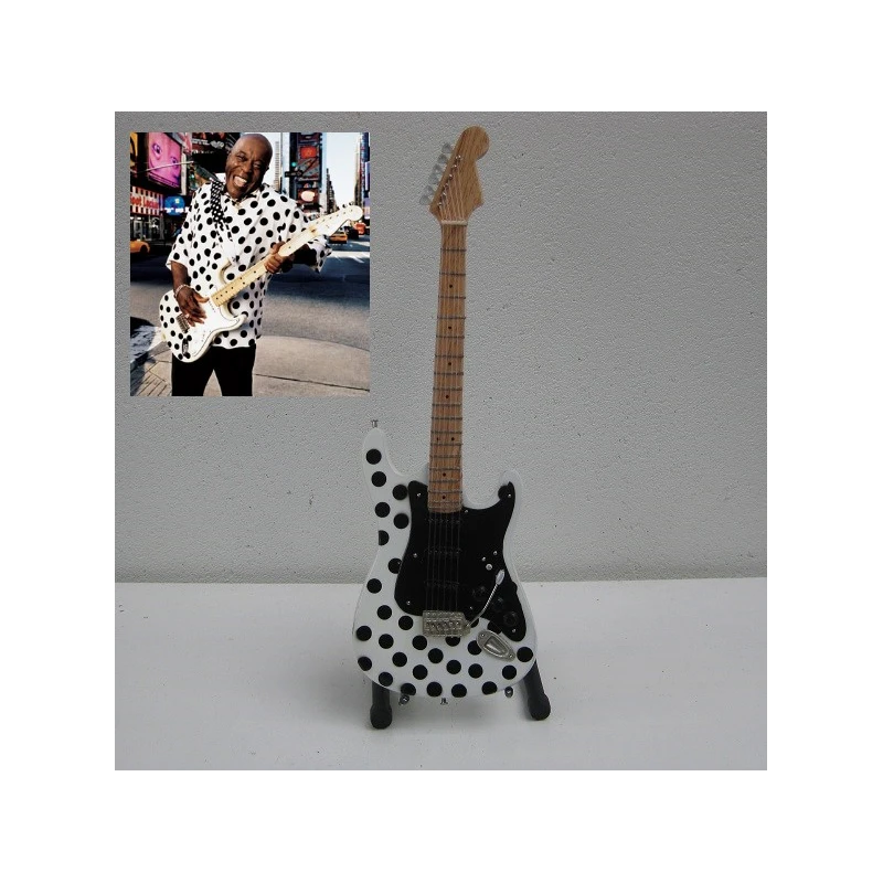 Gitarre Fender Stratocaster Buddy GuyBuddy Guy Standard Stratocaster Maple Fingerboard Polka Dot Finish