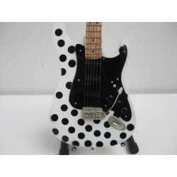 Guitar Fender Stratocaster Buddy GuyBuddy Guy Standard Stratocaster Maple Fingerboard Polka Dot Finish