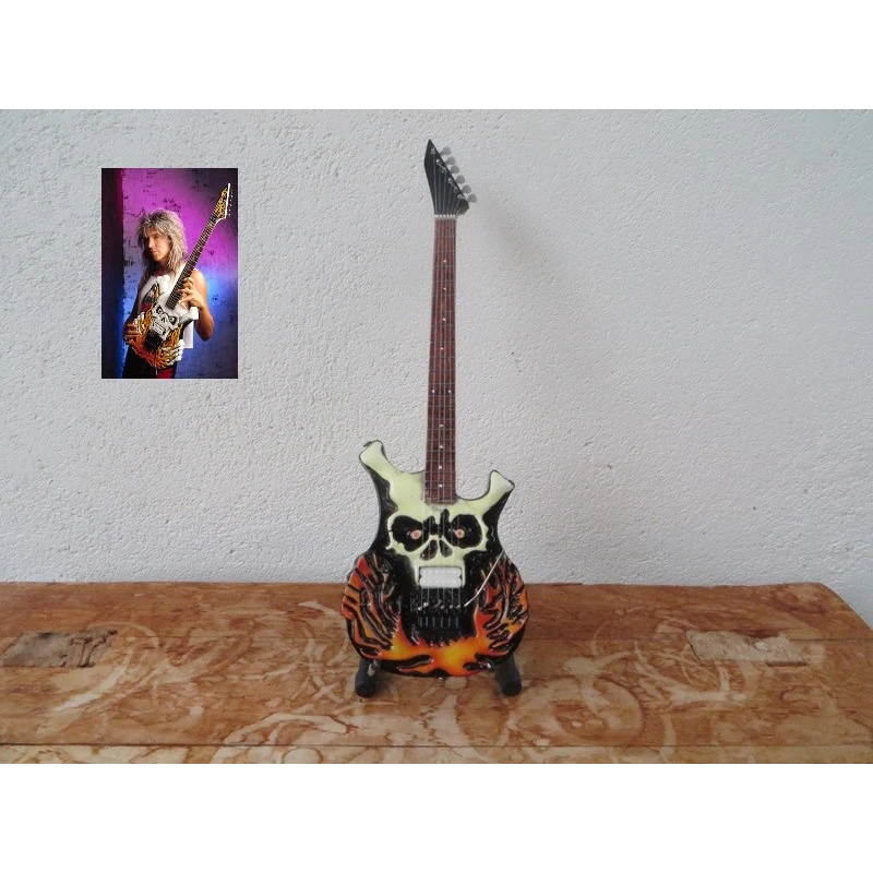 guitare miniature George Lynch ESP Screaming Skull