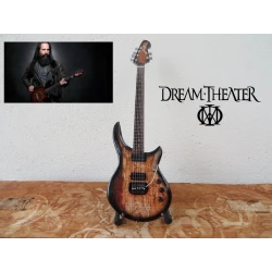 Gitaar (Dream Theater) Music Man John Petrucci Majesty