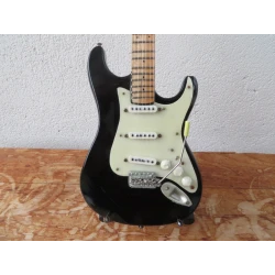 Guitar Fender Stratocaster Black