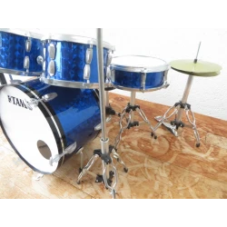 EXCLUSIEF drumstel Tama BLUE Glitter. Zeer gedetailleerd model -LUXE model -
