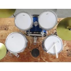 EXCLUSIVE drum kit Tama BLUE Glitter. Very detailed model -LUXURY model -