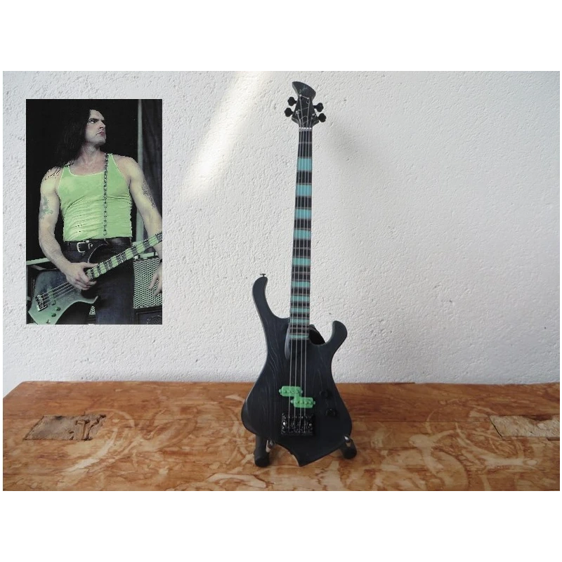 gitaar bass Esh Stinger I Monster Green SBBLKG - Peter Steele (Fallout)