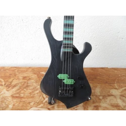 guitare basse Esh Stinger I Monster Green SBBLKG - Peter Steele (fallout)