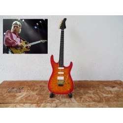 miniatuur gitaar Pensa Suhr ‘Caramel’ MK1 Mark Knopfler (Dire Straits)