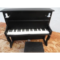 Nostalgic Piano Stage (Café piano) MAT black with candles!