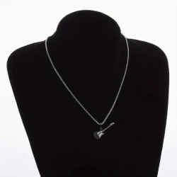 Collier avec pendentif guitare (Fender Stratocaster) Noire